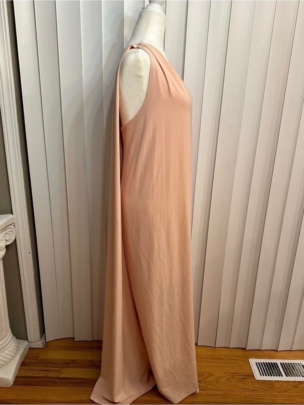 Elegant Peach Maxi Dress - Sleeveless Draped Gown Size 40